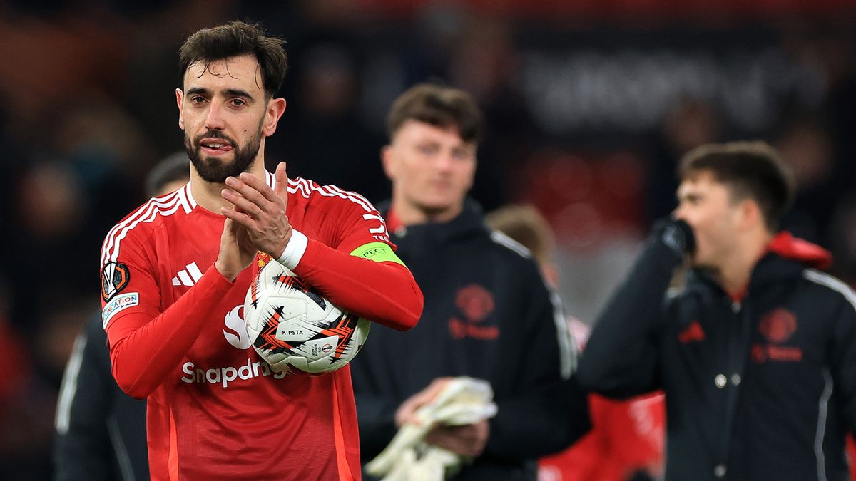 Инсайдер: «МЮ» не собирался продавать Фернандеша летом в саудовский клуб