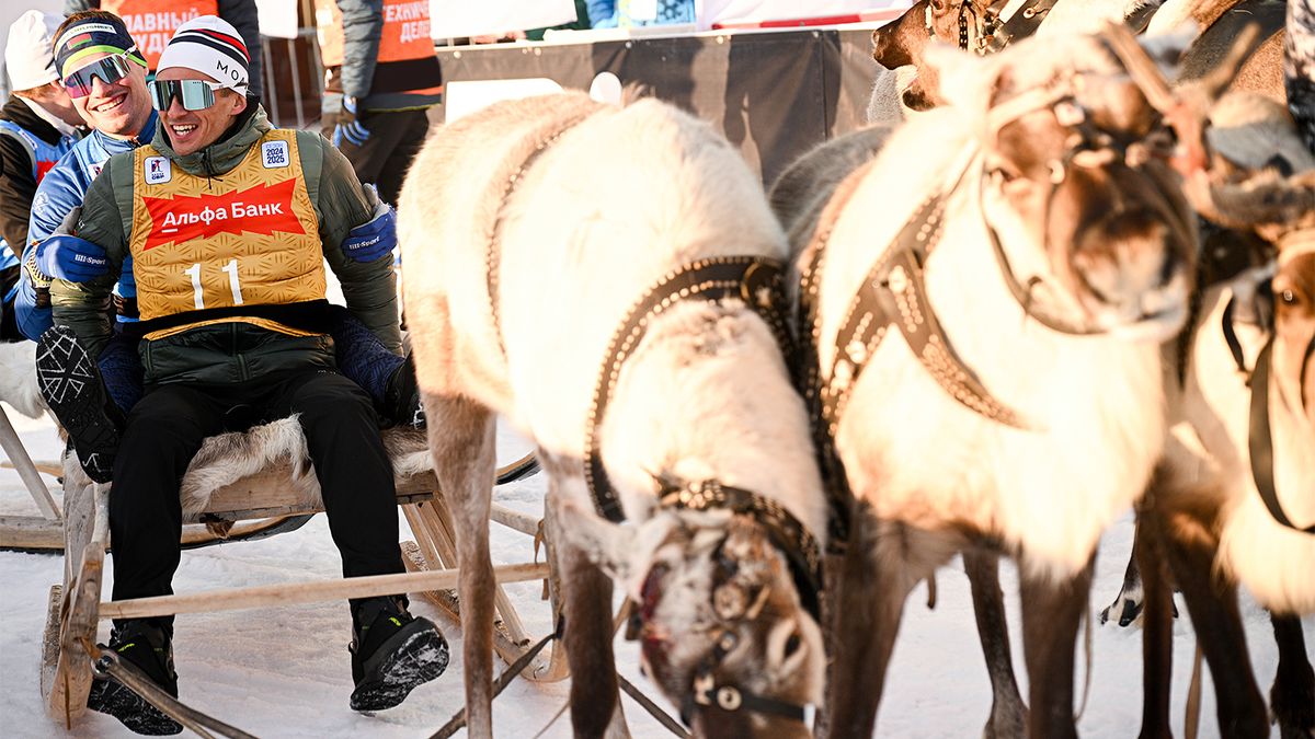 Триумфатор чемпионата России по биатлону огорчил в последней гонке турнира. Халили не догнал белоруса Лазовского