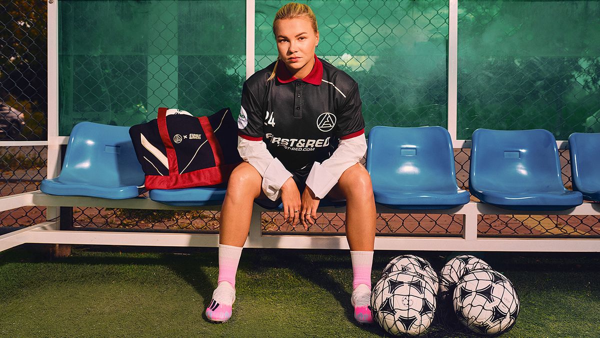 ФК «Акрон» и First&Red представили совместную капсулу с Дианой Шнайдер