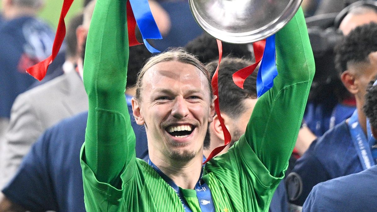 Александр Кержаков: «Не сказал бы, что Сафонов превзошел Овечкина, но в футболе он точно номер один в России»