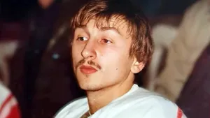 Его поддерживал великий Третьяк, ему подарил клюшку сам Харламов! Как легенды ЦСКА помогали молодому Сапрыкину