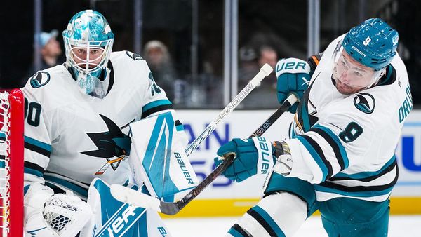 Главный позор хоккейной Америки! Клуб-неудачник НХЛ год за годом болтается на дне, не спасают даже россияне