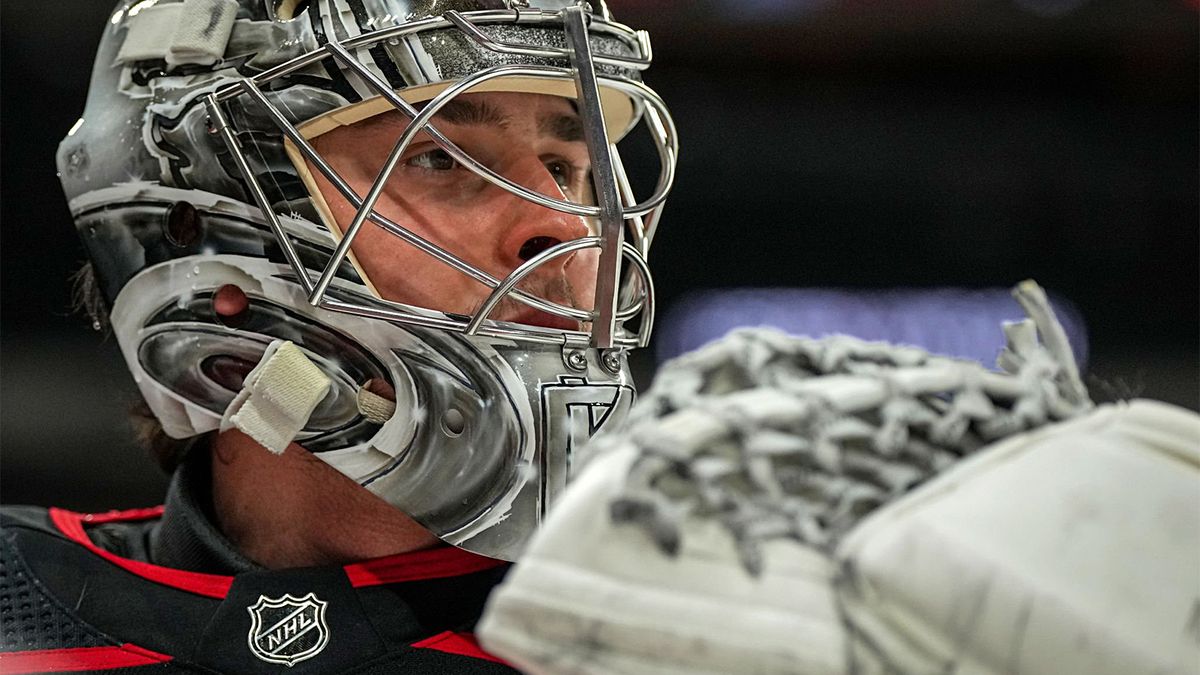 Тренер «Каролины» — о травме Кочеткова: «Он принял решение об операции, поэтому, вероятно, выбыл до конца сезона»