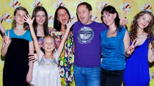 8 отличных фильмов с актрисами «Папиных дочек»: от любовниц до укротительниц медведей