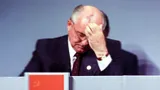 Как народ СССР относился к Горбачеву, можно понять из этой частушки: генсеку доставалось за сухой закон